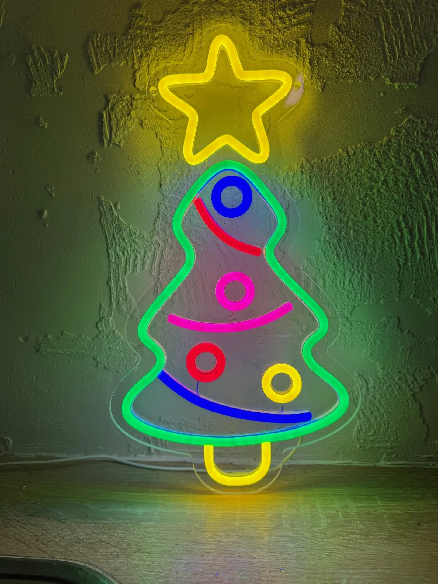 Neon LED Kerstboom – Wanddecoratie – Meerkleurig